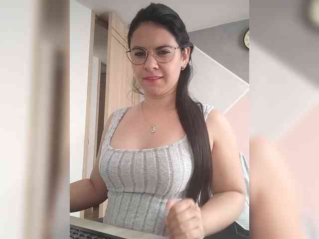 Paolitha25 webcam