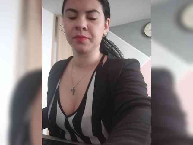 Paolitha25 webcam