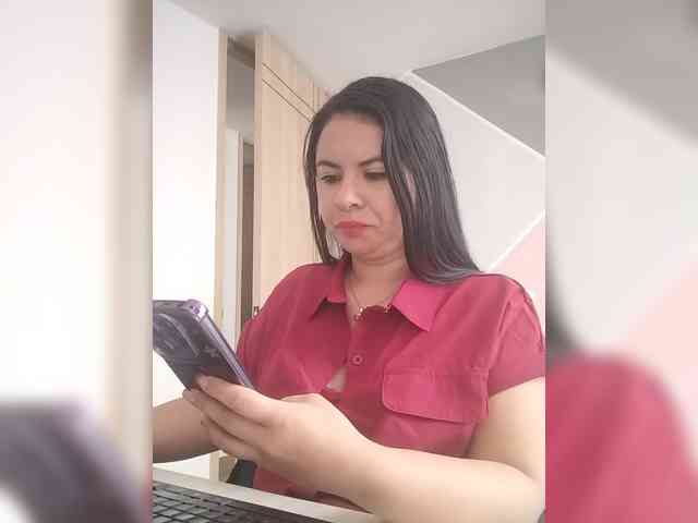 Paolitha25 webcam