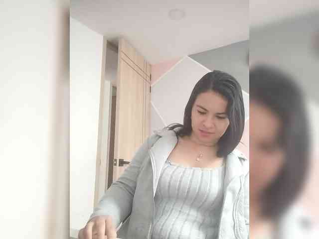 Paolitha25 webcam