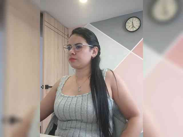 Paolitha25 webcam