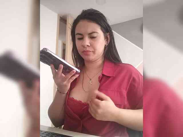 Paolitha25 webcam
