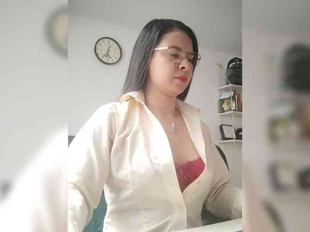 Paolitha25 webcam