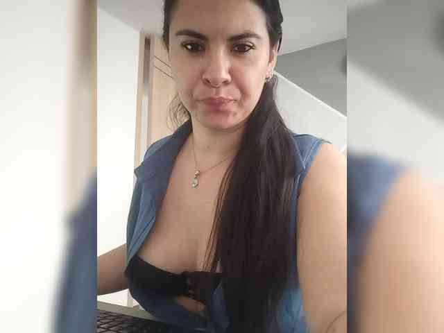Paolitha25 webcam
