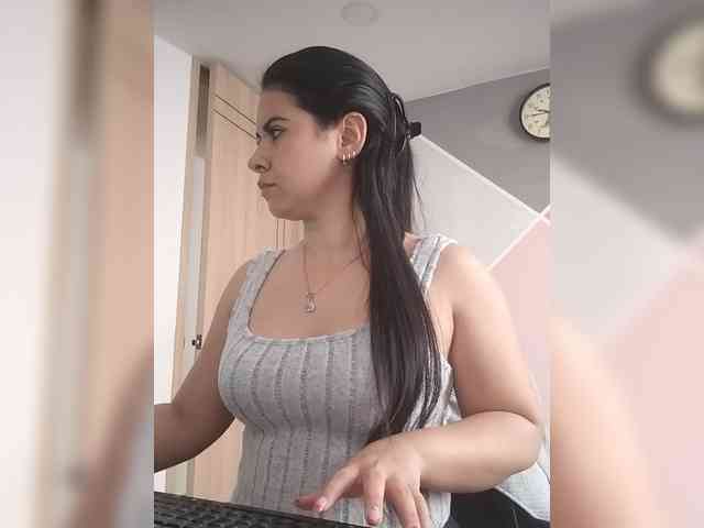 Paolitha25 webcam