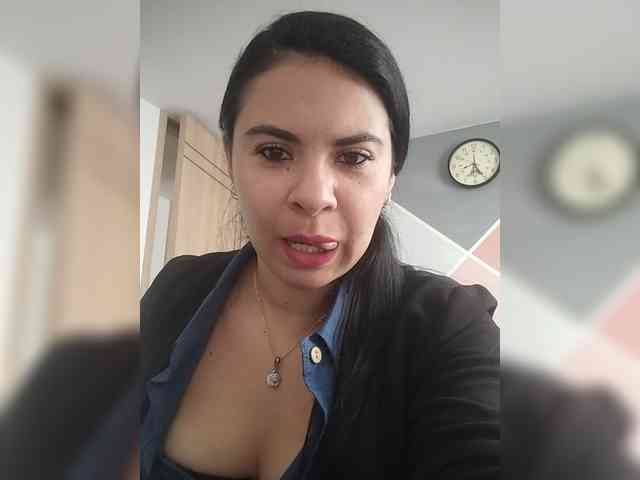 Paolitha25 webcam
