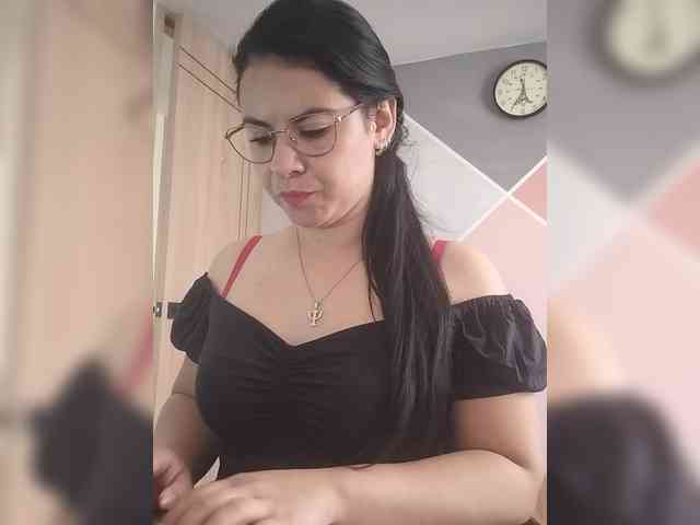 Paolitha25 webcam