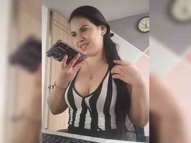 Paolitha25 webcam