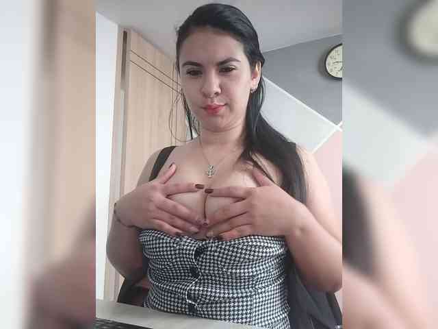 Paolitha25 webcam