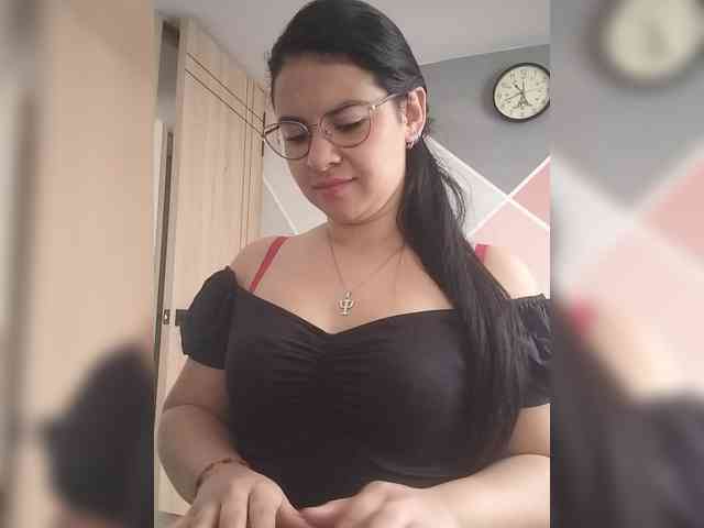 Paolitha25 webcam