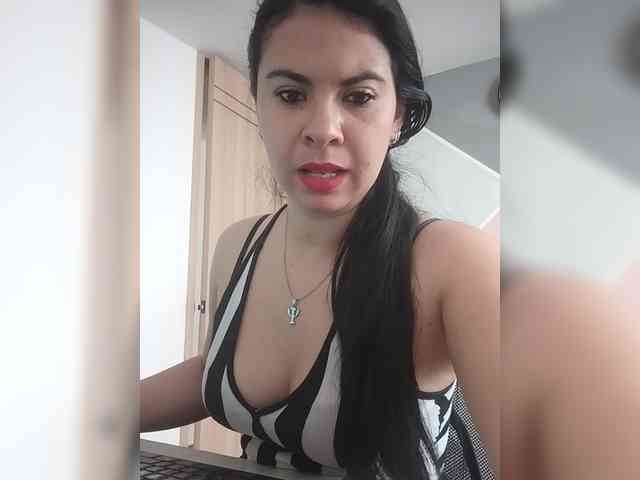 Paolitha25 webcam