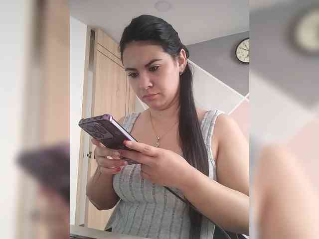 Paolitha25 webcam