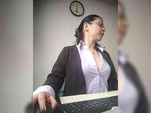 Paolitha25 webcam