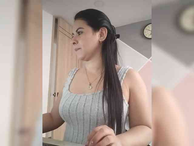 Paolitha25 webcam