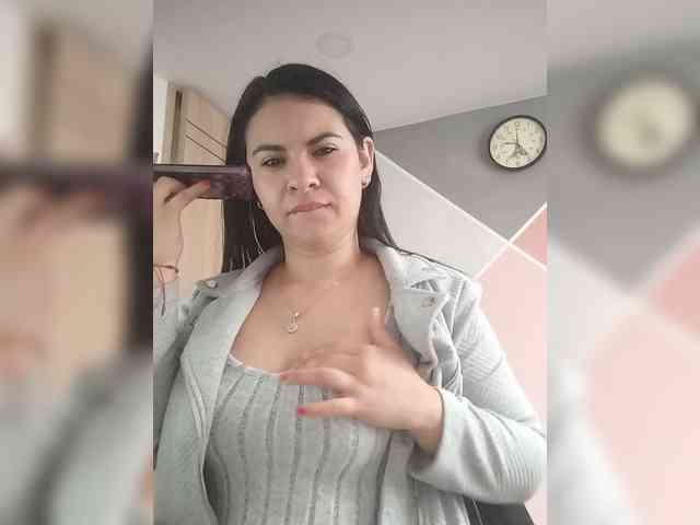 Paolitha25 webcam