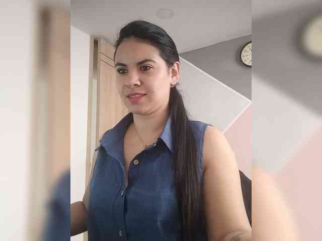 Paolitha25 webcam