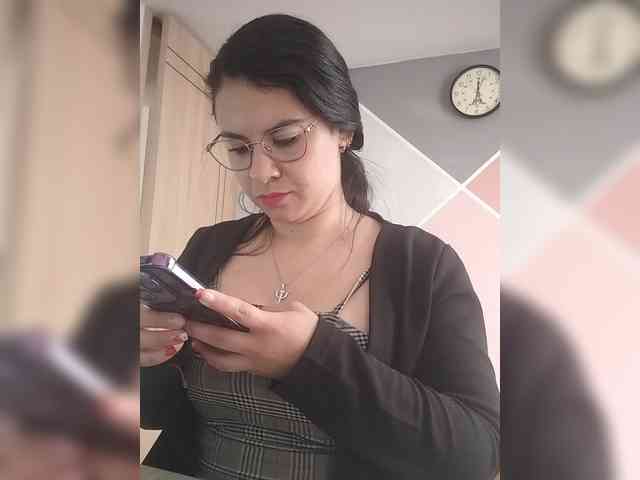 paolitha25's live room