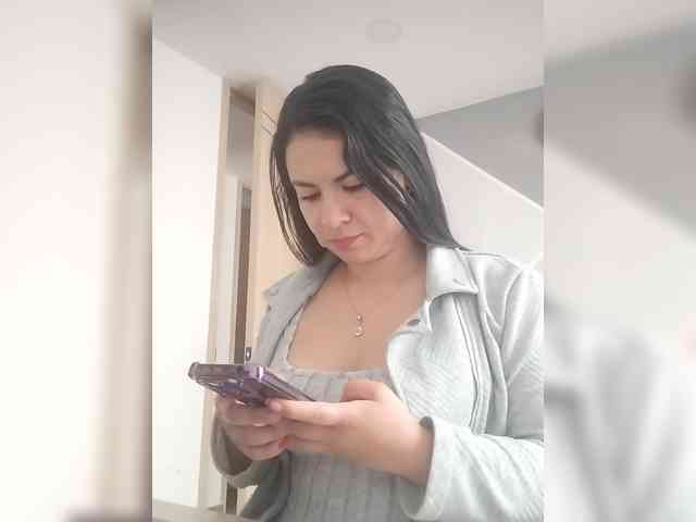 Paolitha25 webcam