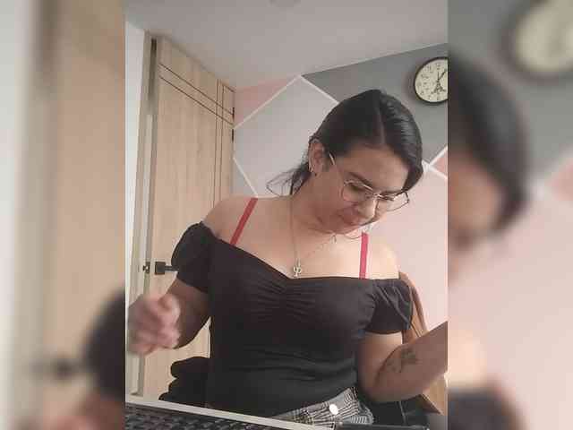 Paolitha25 webcam