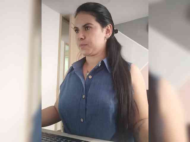 Paolitha25 webcam