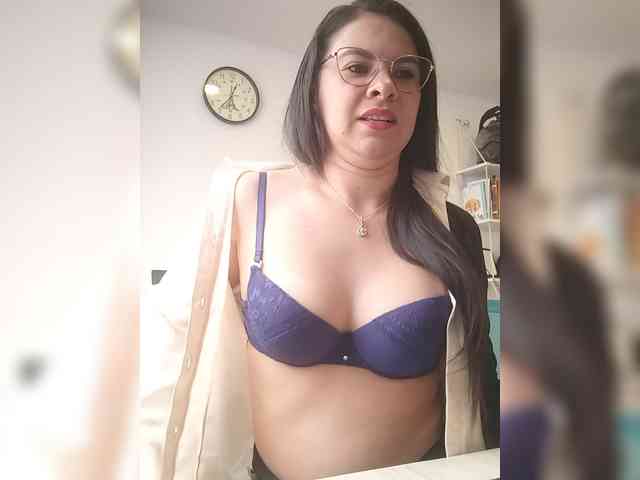 Paolitha25 webcam