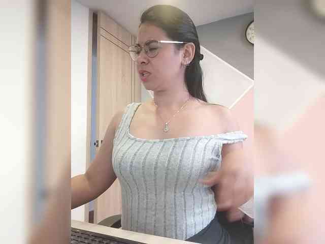 Paolitha25 webcam