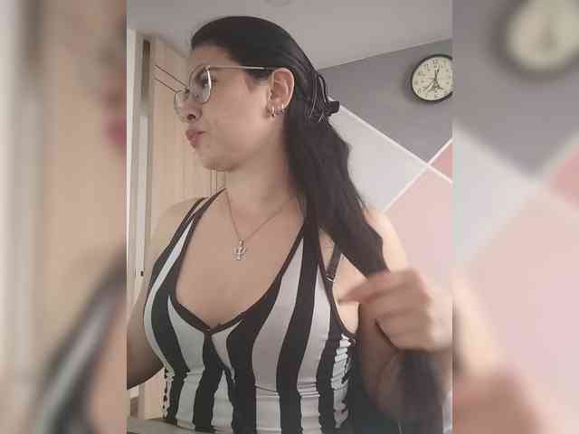 Paolitha25 webcam