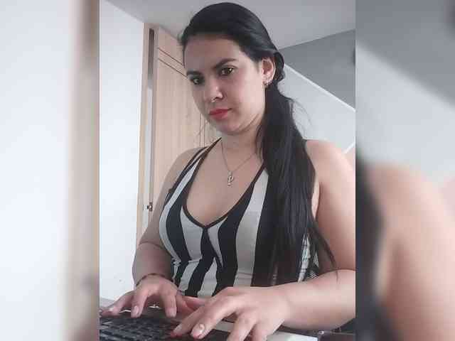 Paolitha25 webcam