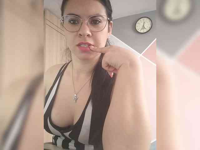 Paolitha25 webcam