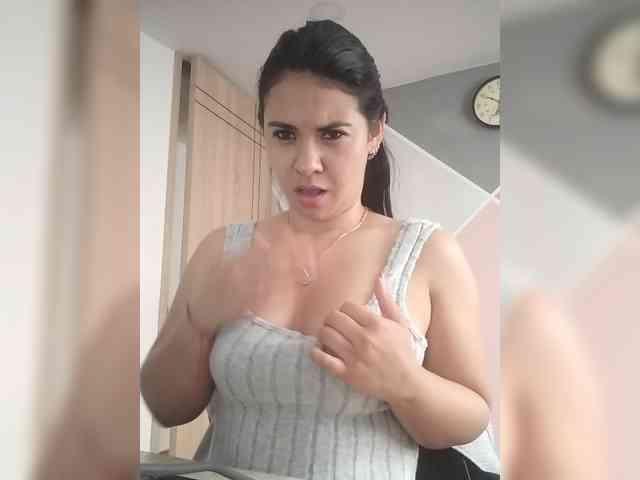 Paolitha25 webcam