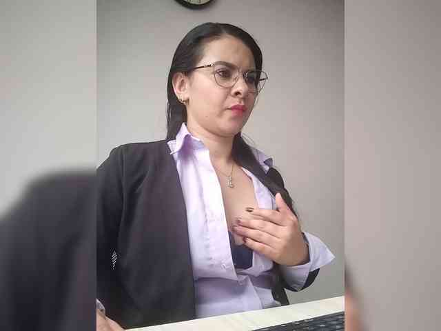 Paolitha25 webcam