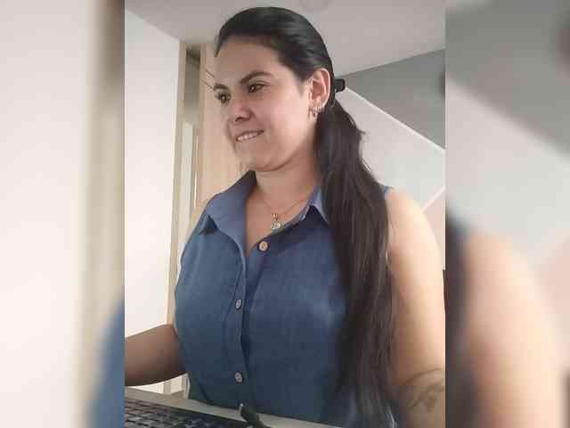 Paolitha25 webcam