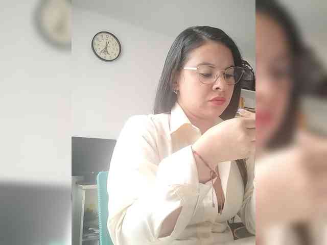 Paolitha25 webcam