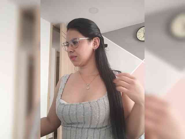 Paolitha25 webcam