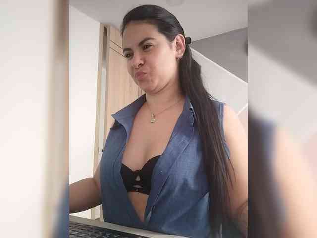 Paolitha25 webcam