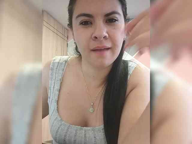 Paolitha25 webcam