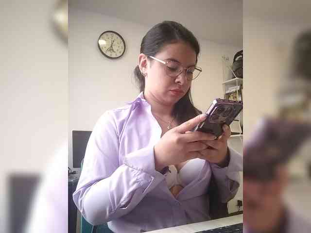 Paolitha25 webcam