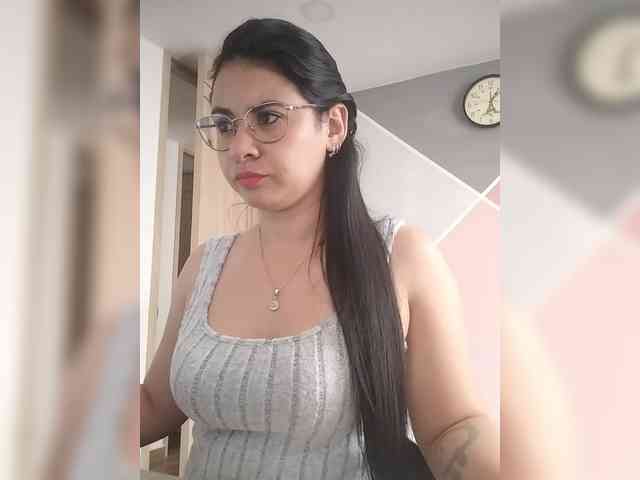 Paolitha25 webcam