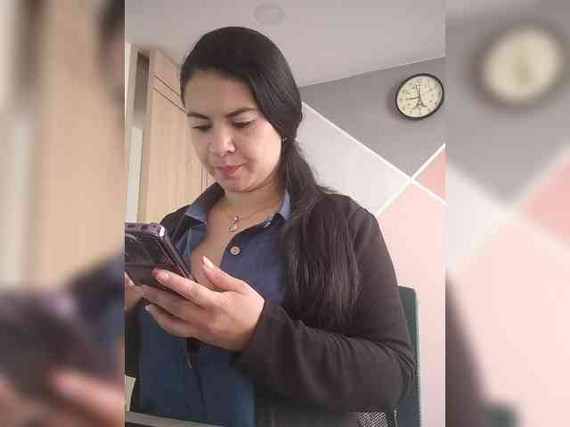 Paolitha25 webcam