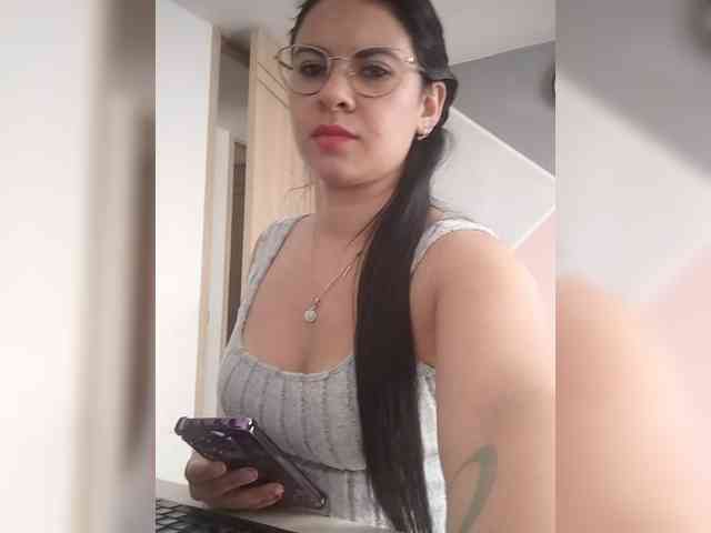 Paolitha25 webcam