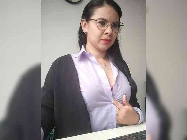 Paolitha25 webcam