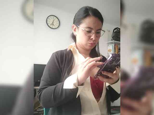 Paolitha25 webcam