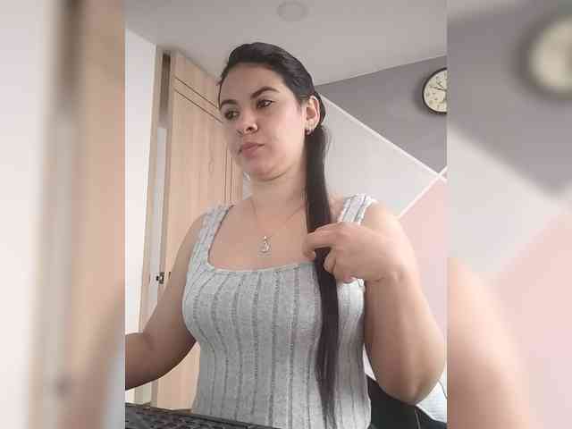 Paolitha25 webcam