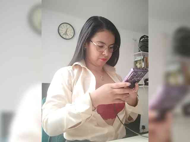 Paolitha25 webcam