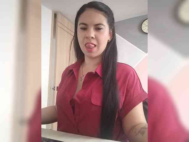 Paolitha25 webcam