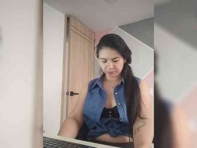 Paolitha25 webcam