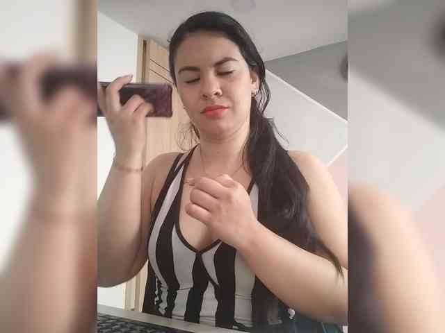Paolitha25 webcam