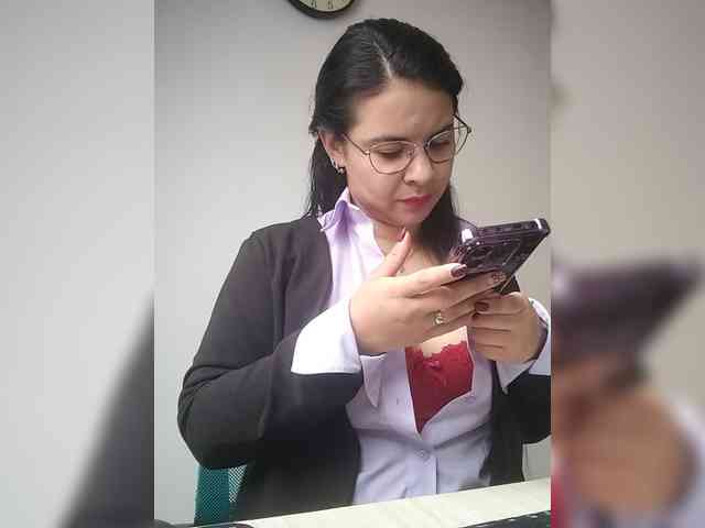 Paolitha25 webcam