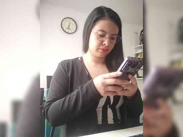 Paolitha25 webcam