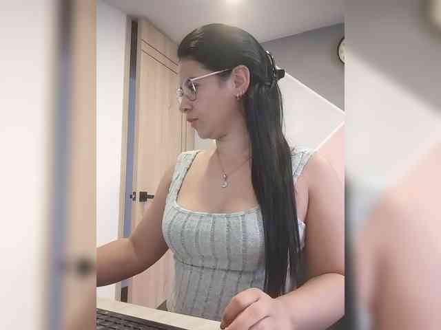 Paolitha25 webcam